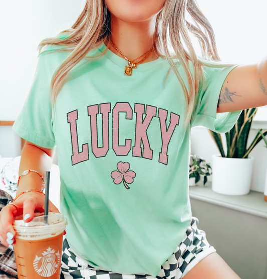 Vintage Lucky - Distressed Design - Trendy Tee